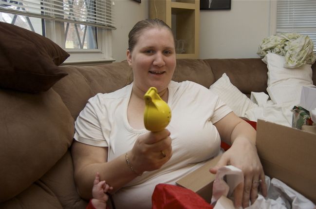 James gave Mom a lemon-colored lemon squeezer
Keywords: Christmas 2009