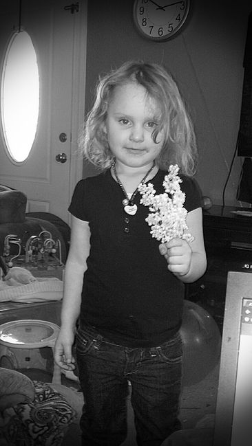 Daddy brought me lilacs!
Keywords: Leia lilacs