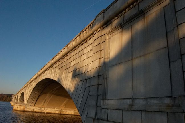 Memorial Bridge
at dawn
Keywords: photography