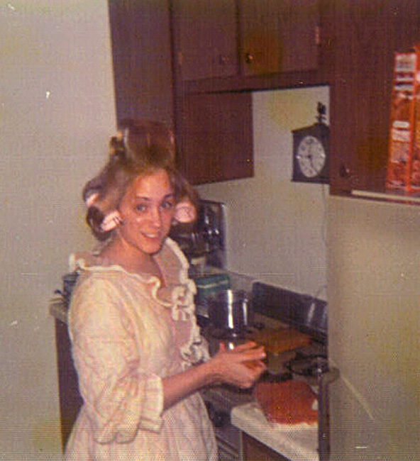 Mom in curlers
around 1972
Keywords: Kay_Roetto