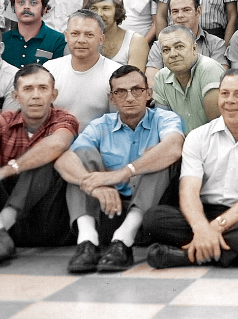 Paw-Paw at Dupont
Late 1960s.  Colorized
Keywords: Richard Roetto