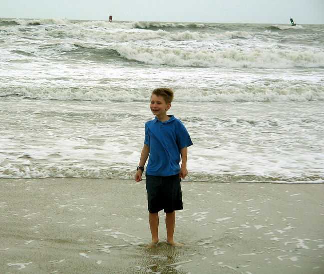 James at Virginia Beach
first time seeing the Atlantic Ocean!
Oct. 2006
Keywords: James Beach