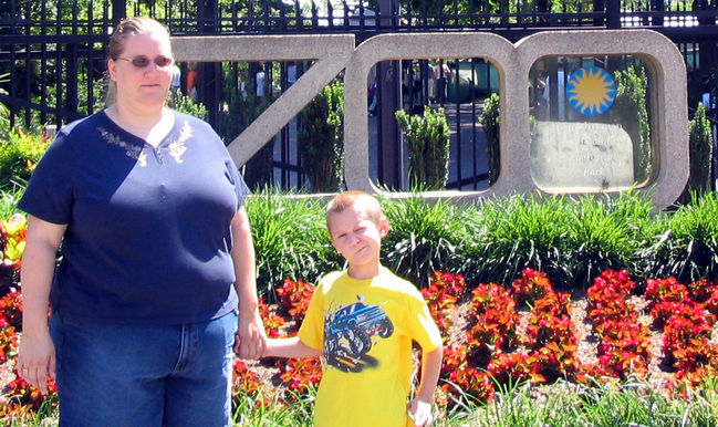 James and Julie
National Zoo
June 2005
Keywords: James Julie