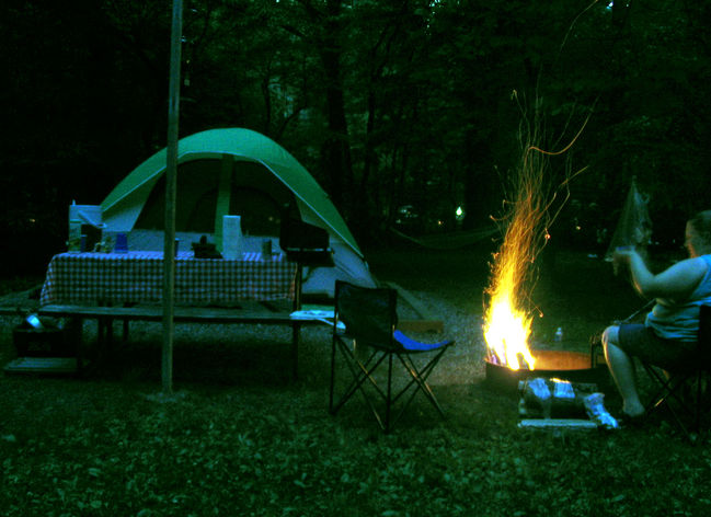 By the campfire
Smoky Mountains National Park
May 2006
Keywords: Smokies