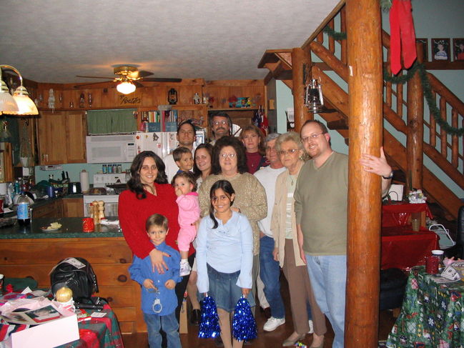 Christmas 2003
Carol, Zachary, Eileen, Taylor, Brenda, Jarod, Shawn, D.D, Becki, Frank, Maw-maw, Mike
