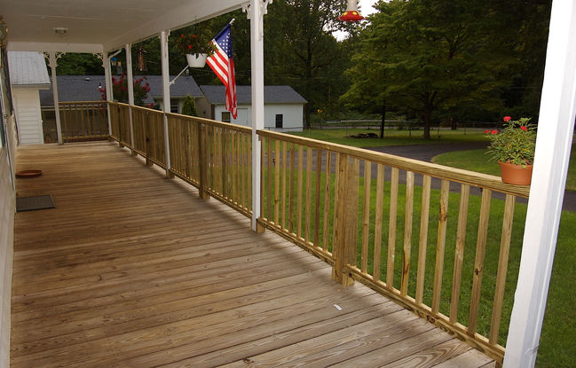 Completed Railing
after a back-breaking weekend, our new porch railing is complete!  And with no major casualties
Keywords: railing