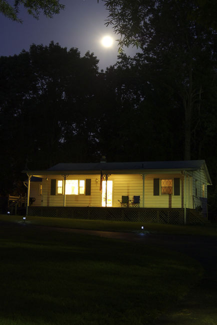 New House with Full Moon
Keywords: newhouse