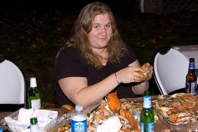 Julie enjoying her crab
Keywords: crab2007