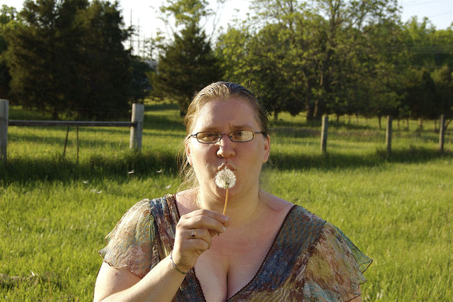 Julie and the Dandelion
at Mawmaw's
Keywords: Julie